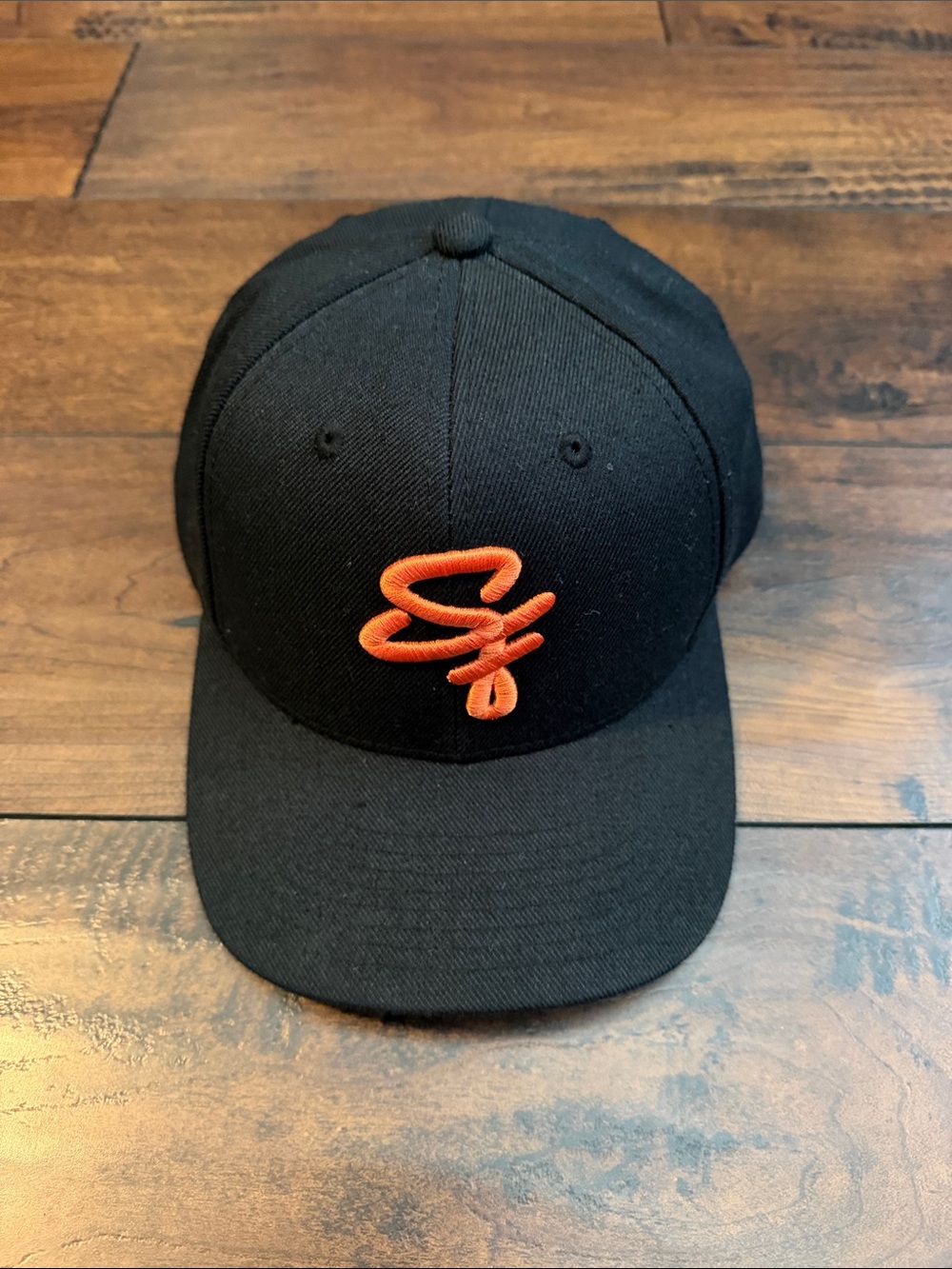 Mens- SnapBack Black Hat with Orange SF Giants Embroidered Logo